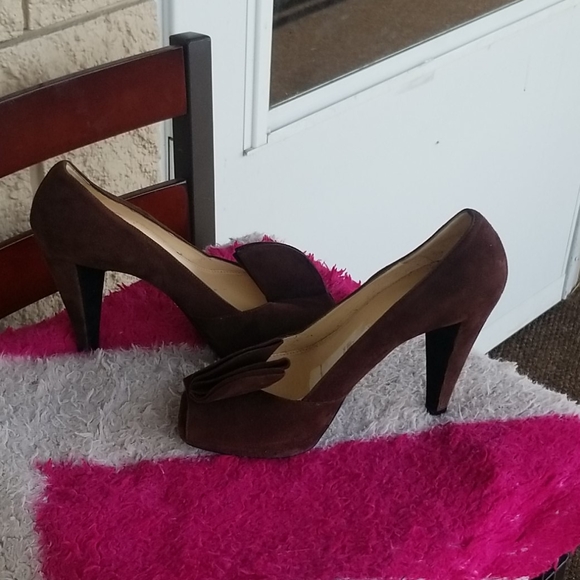 Prada heels - Picture 2 of 2